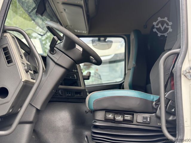 Camion de materiale periculoase VOLVO FM450 Glob. ADR EXIII/EXIII/PTO ACC