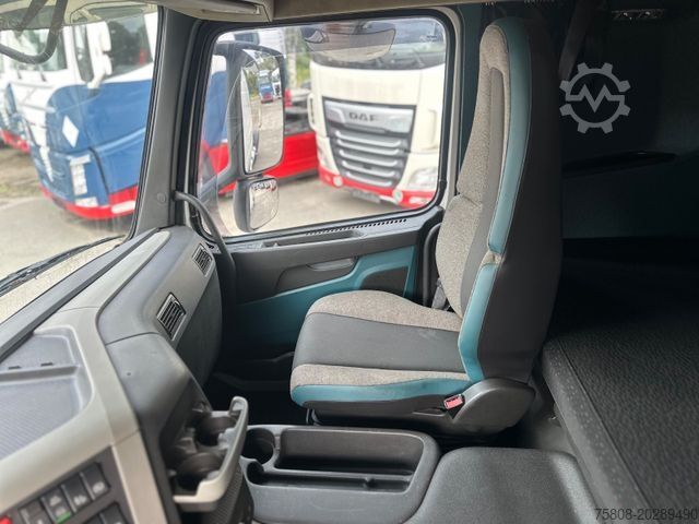 Camion de materiale periculoase VOLVO FM450 Glob. ADR EXIII/EXIII/PTO ACC