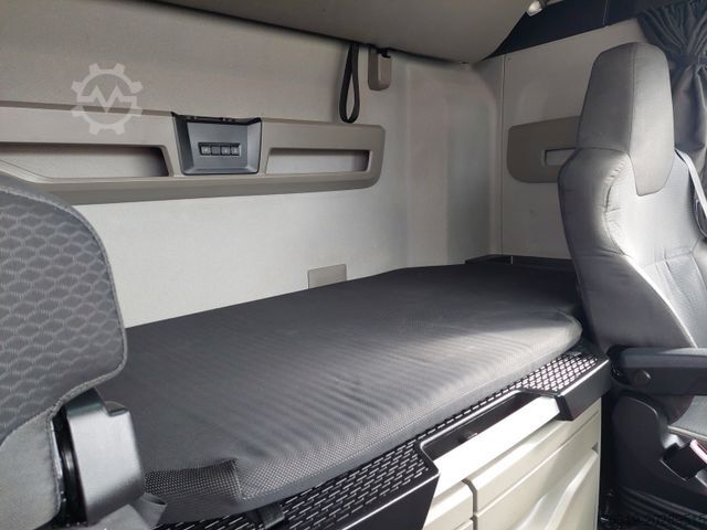 Camion jumbo MAN TGX 18.470 LL + Gniotpol G-4080 120 m3 Durchbar
