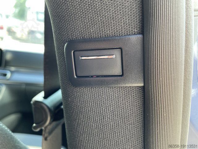 Minibuss MERCEDES-BENZ V 250d STYLE AMG L LED DISTRONIC 360° AHK 2,5t