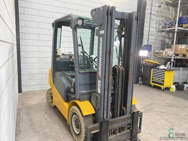 Empilhador Jungheinrich TFG 425