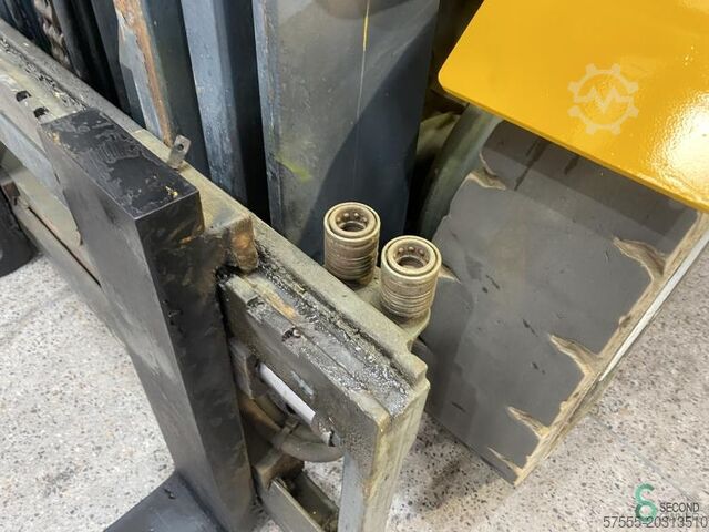 Empilhador Jungheinrich TFG 425