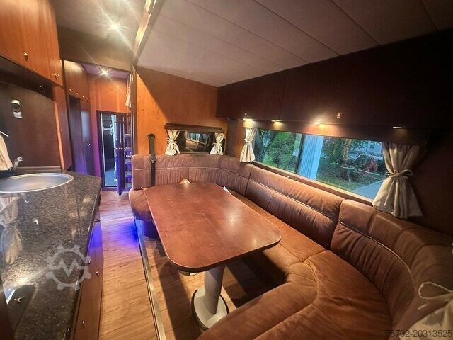 Sığır taşıma kamyonu DAF XF 26510 5 Pferde Popout Mega Wohnung Womozul.