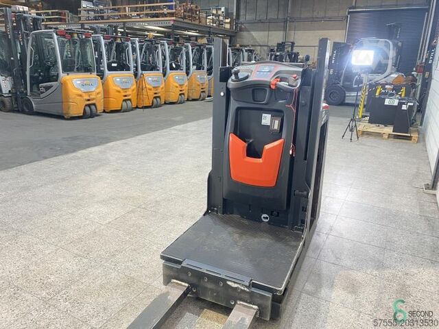 Машина для збирання замовлень Linde V10-02