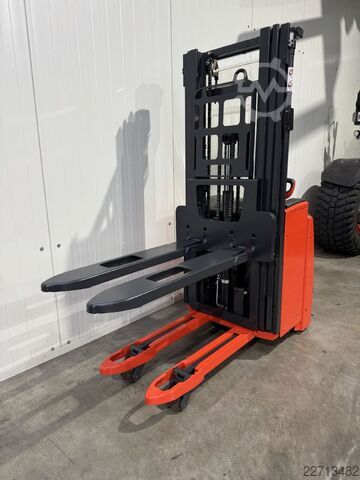 Empilhador manual Linde L 14 i Triplex