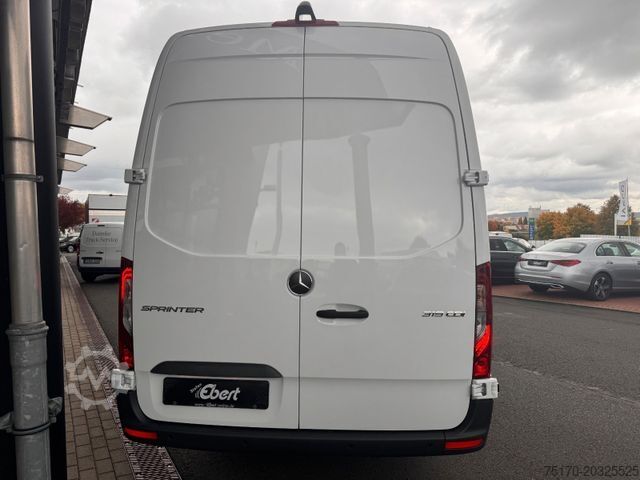 Panelvan MERCEDES-BENZ Sprinter 319 CDI Extralang DISTRONIC Kamera LED