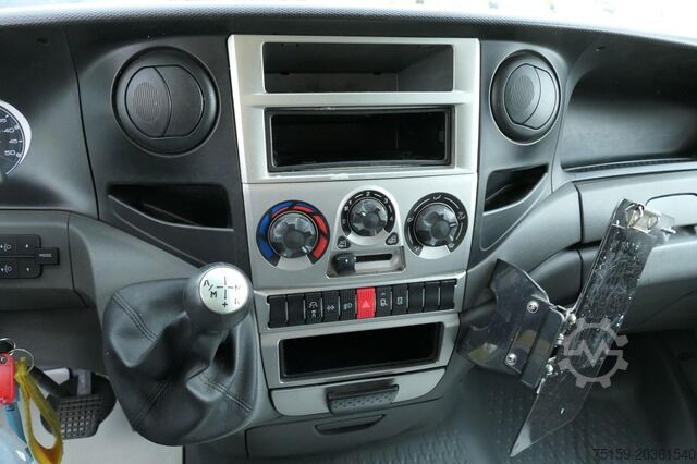 Transporter mit Koffer iveco Daily 35 S11 C30C AUTOMATIK KAMERA Regale LUFT