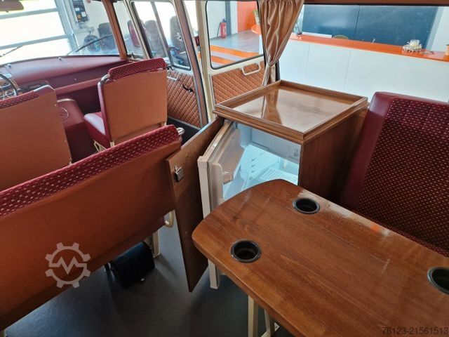 Minibus MERCEDES-BENZ Vorgänger Sprinter O 319 Samba mit Faltdach AC