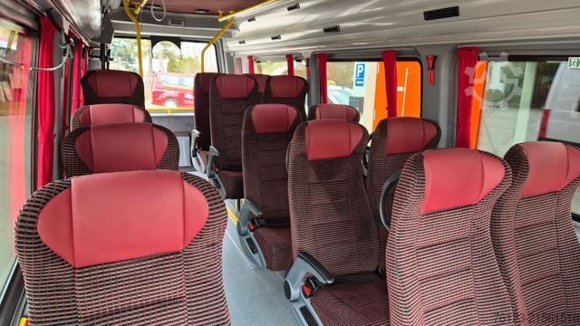 Minibus MERCEDES-BENZ Sprinter 517 Heckniederflur Vorlauffahrzeug