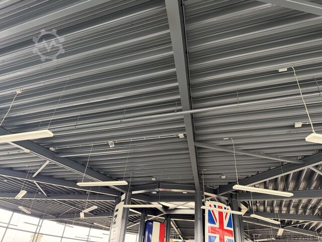 Showroom (approx. 460 m²)  