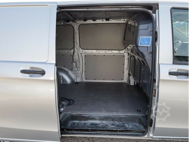 Furgons Mercedes-Benz eVito 111 KA,lang,3 Sitzer,Heckflügeltüren