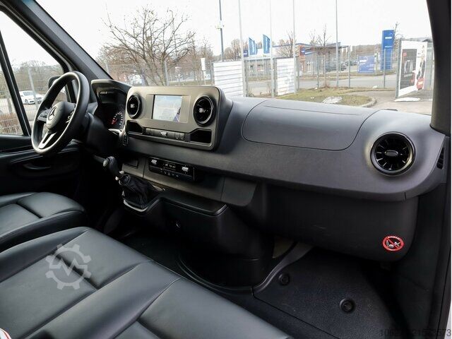 Furgons Mercedes-Benz Sprinter 215CDI Pritsche,3.259mmRadstand,MBUX