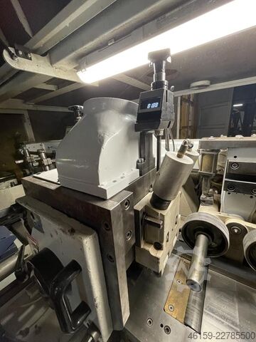 Glodalica za profile WEINIG HYDROMAT 2000 FLOATING VERTICAL SPINDLES