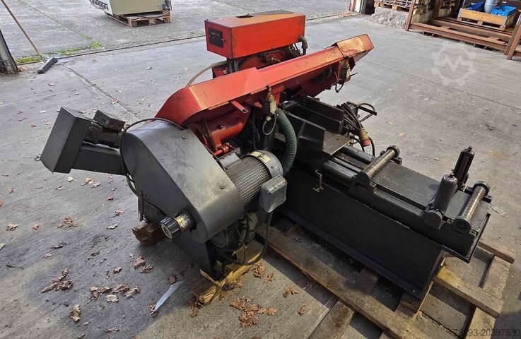 Automatic band saw with hydraulic material feed Amada Bandsägeautomat HA 250