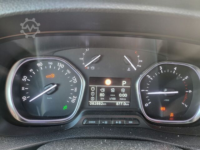 Monikäyttöajoneuvo Peugeot Traveller Business L3