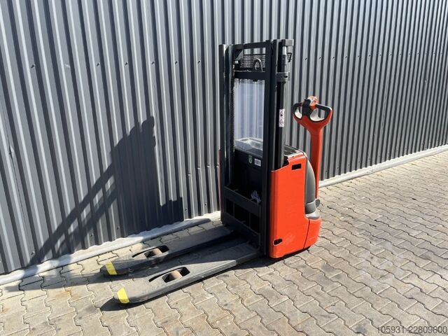 מערם הולכי רגל Linde L12