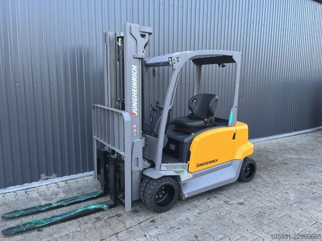 Electric 4-wheel forklift Jungheinrich EFGBC330