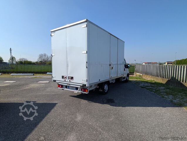 Skåpbil MED ALUMINIUMLÅDA PEUGEOT BOXER 435 2.2 BlueHDi 140CV PLM Furg CAS