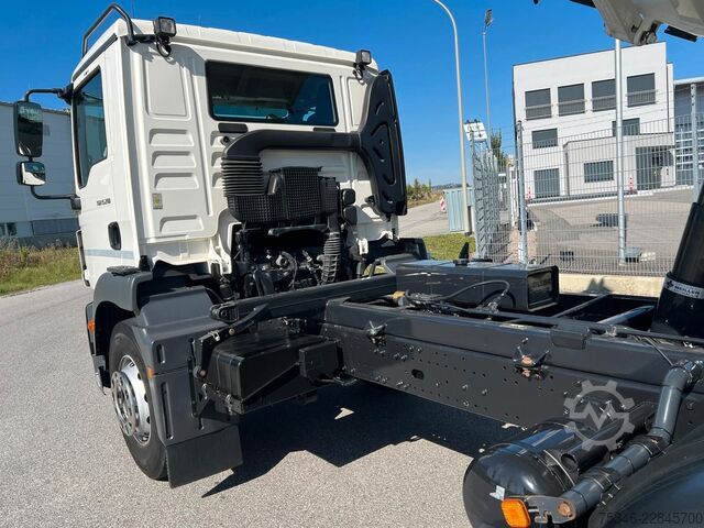 Pašizgāzējs kravas automašīna MAN TGM 15.290/Kipper/4x2/NL7,7 To/AHK/Nur55 tkm/Top