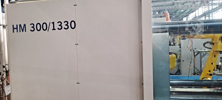 Injection molding machine BATTENFELD HM300/1300