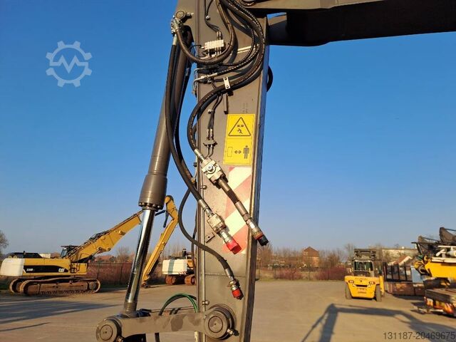 Wheel excavator Volvo EW160E