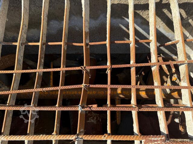 Caminhão bomba de concreto Iveco Magirus 330