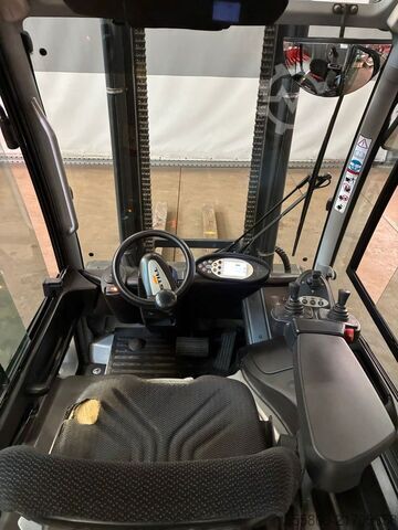 Elektriskais 4 riteņu iekrāvējs Still Still RX 60 45 / ZV - SS / Batterie 2019 - 70 %