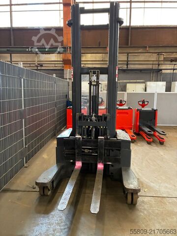High Lift stacker Combilift WR4 Vierweg