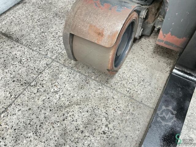 Reachtruck Linde R14X-03