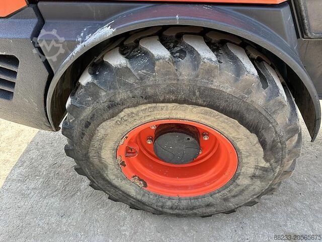 Loader Kubota R065W