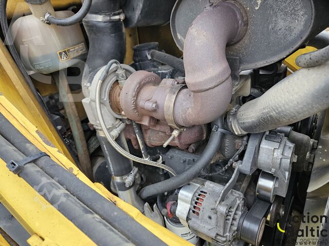 Ekskavatör/yükleyici kombinasyonu New Holland LB 110 B