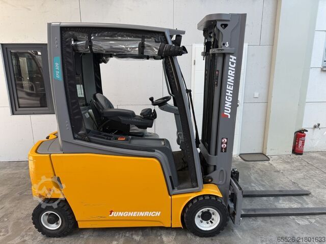 Electric 4-wheel forklift Jungheinrich EFG 320 / Halbkabine / 2194 Std.