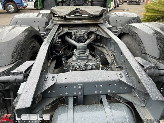 Standardni tegljač DAF XF 530 6x4 SSC*70to*2xTank*Standklima*Leder*