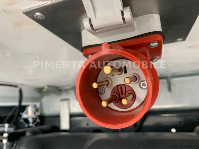 Furgone isotermico frigorifero IVECO Daily 70C18P TK-KOFFER LUFT LBW AHK LED KLIMA