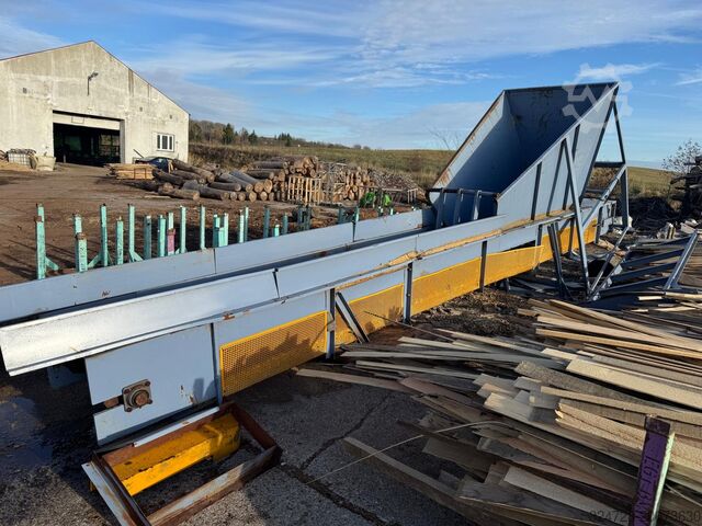 Cippatrice con nastri di alimentazione OSKA OKRR 600 ZD Loading Unloading