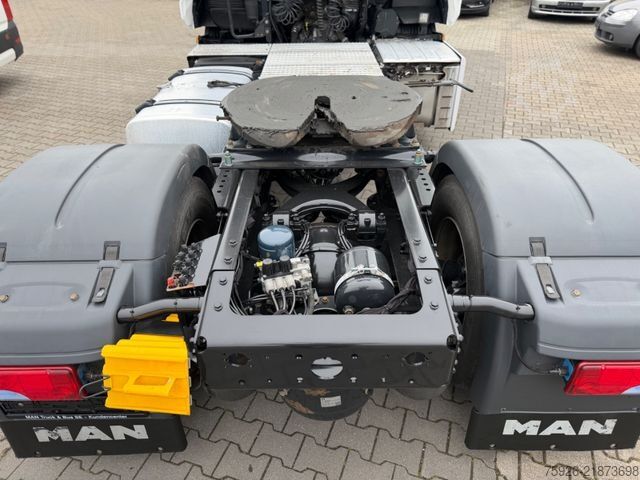 Bīstamo materiālu kravas automašīna MAN TGX 18 SZM / 4x2 LLS