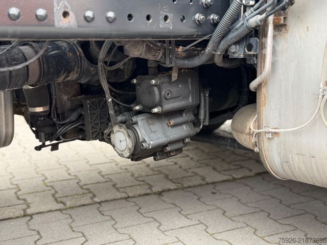 Bīstamo materiālu kravas automašīna MAN TGX 18 SZM / 4x2 LLS