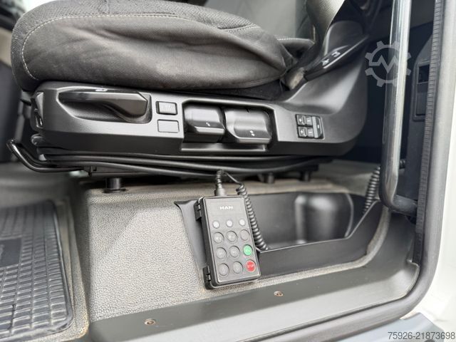 Bīstamo materiālu kravas automašīna MAN TGX 18 SZM / 4x2 LLS