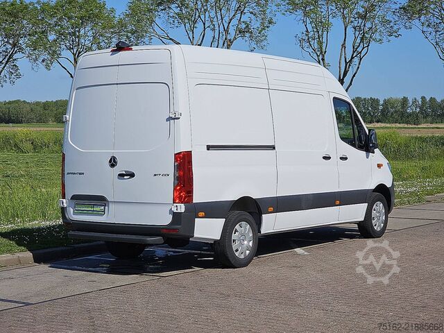 Augsta jumta universālis MERCEDES-BENZ SPRINTER 317 L2H2 Mbux RWD Euro6!