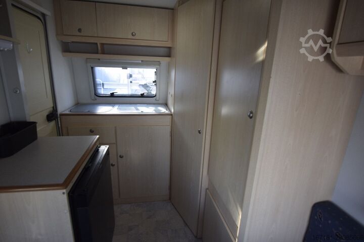 Caravana KIP Kompakt Special 37EK  mit Vorzelt