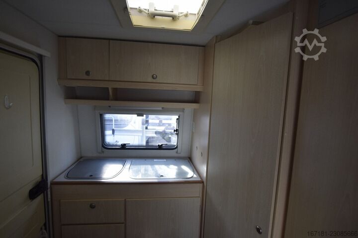 Caravana KIP Kompakt Special 37EK  mit Vorzelt