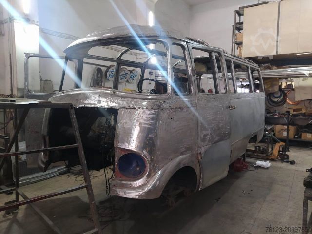 Минибус MERCEDES-BENZ Vorgänger Sprinter O 319 Samba mit Faltdach AC