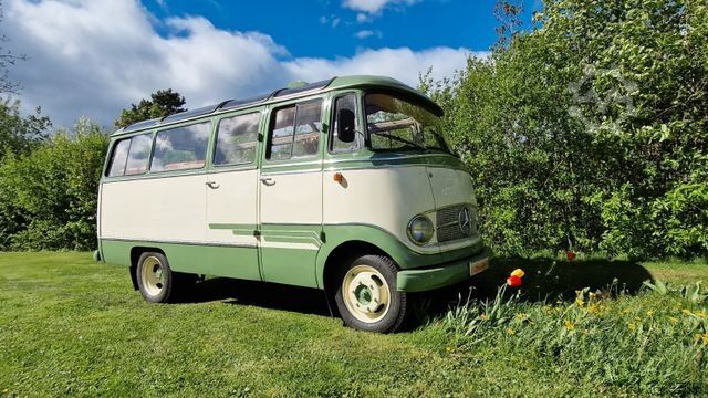 Минибус MERCEDES-BENZ Vorgänger Sprinter O 319 Samba mit Faltdach AC