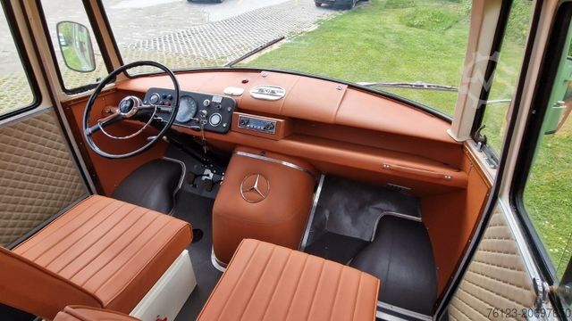 Минибус MERCEDES-BENZ Vorgänger Sprinter O 319 Samba mit Faltdach AC