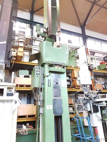 Mesin broaching vertikal di bawah kekuasaan Rausch RS 10/1500