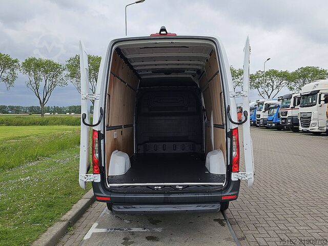 Aukšto stogo universalas MERCEDES-BENZ SPRINTER 317 L2H2 Mbux10 LED