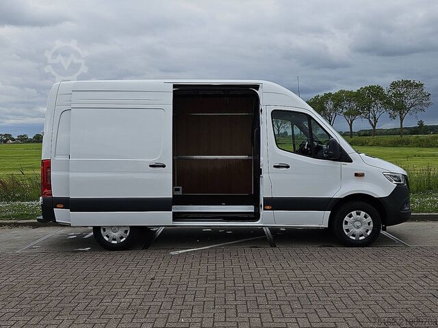 Aukšto stogo universalas MERCEDES-BENZ SPRINTER 317 L2H2 Mbux10 LED
