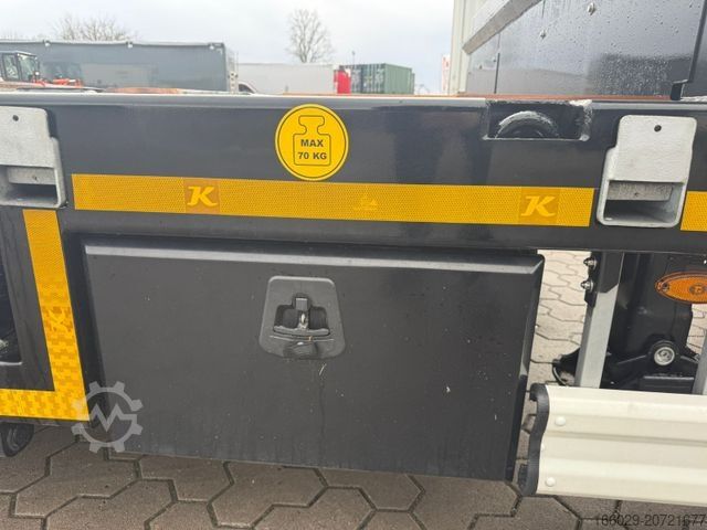 Low loader semitrailer KÄSSBOHRER SLAR3 Tele Tiefbett Radmulden metallisiert