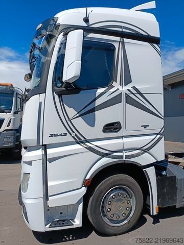 Camión con caja móvil MERCEDES-BENZ Actros 2542 / Volumen / German / wenig KM