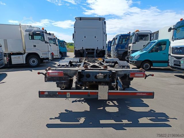 Camión con caja móvil MERCEDES-BENZ Actros 2542 / Volumen / German / wenig KM